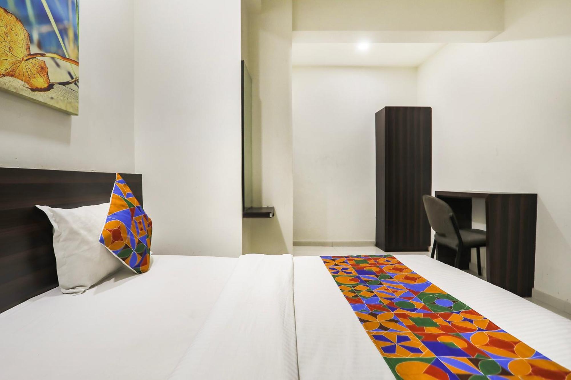Fabhotel Sk Rajkot Esterno foto