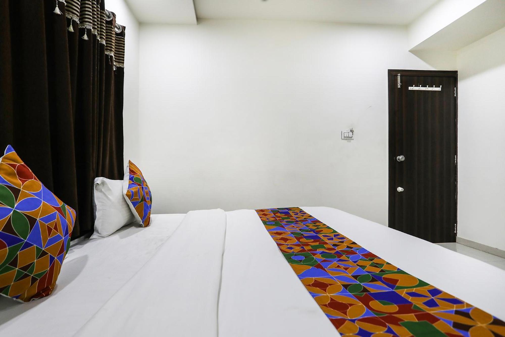 Fabhotel Sk Rajkot Esterno foto