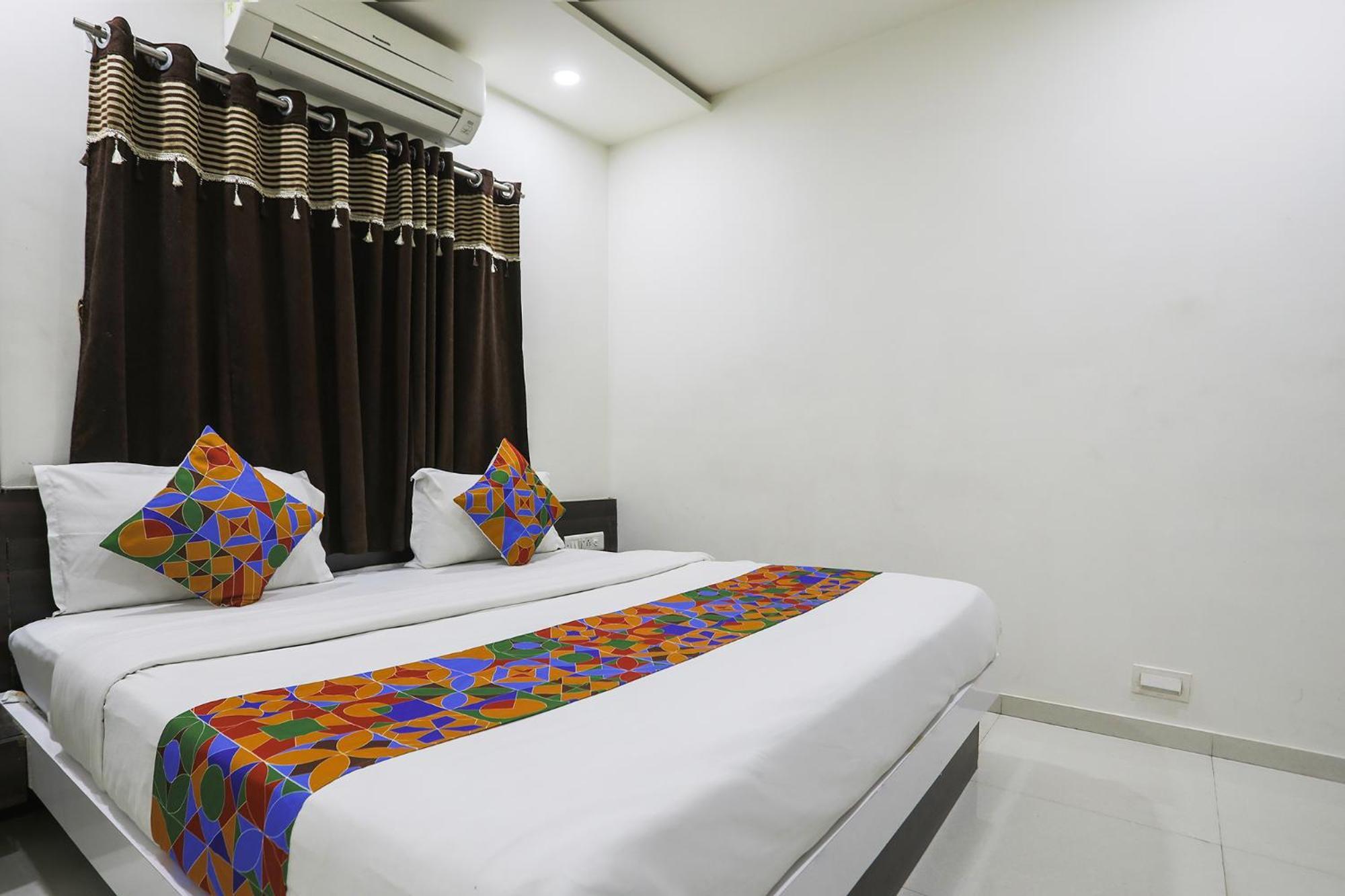 Fabhotel Sk Rajkot Esterno foto